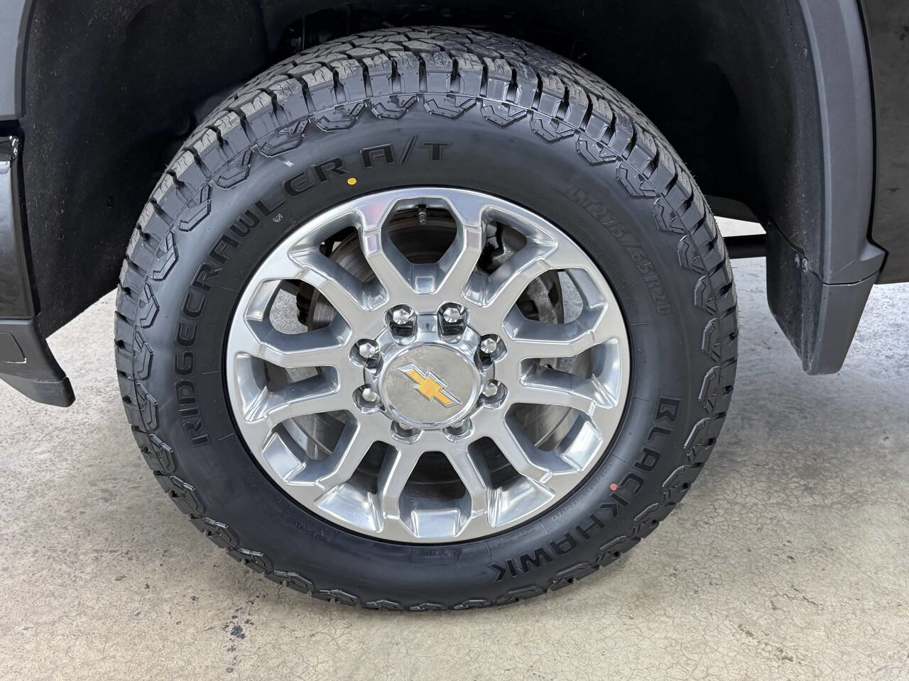 Used 2025 Chevrolet Silverado 2500 LT w/ Z71 Chrome Sport Edition image 9