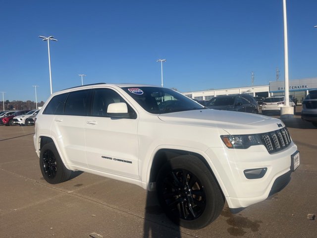 Used 2020 Jeep Grand Cherokee Altitude image 2