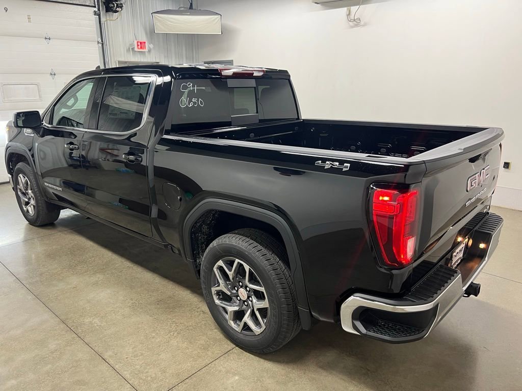 New 2026 GMC Sierra 1500 SLE w/ Preferred Package AWD/4WD image 7