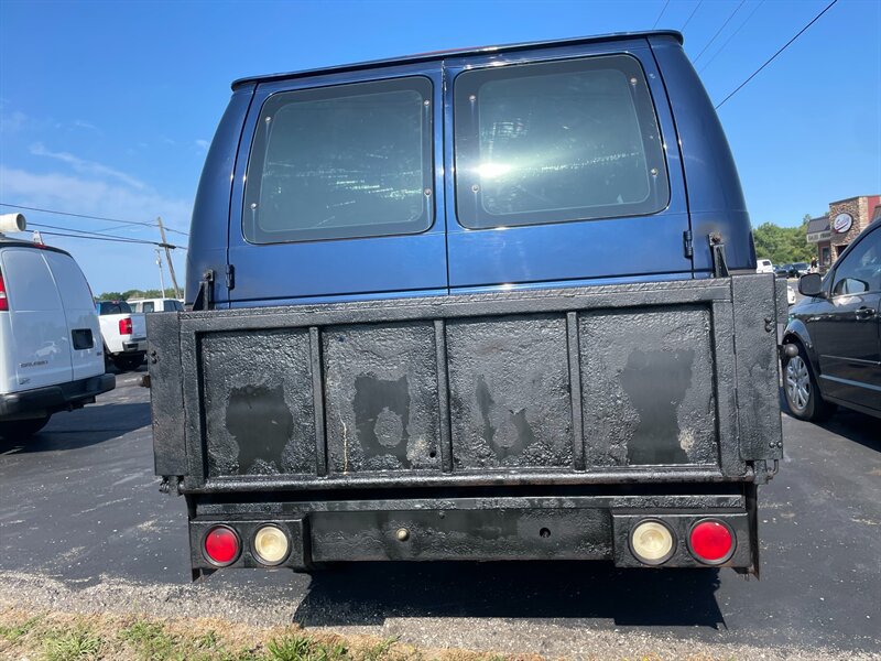 Used 2008 Ford E-350 and Econoline 350 Super Duty RWD image 7