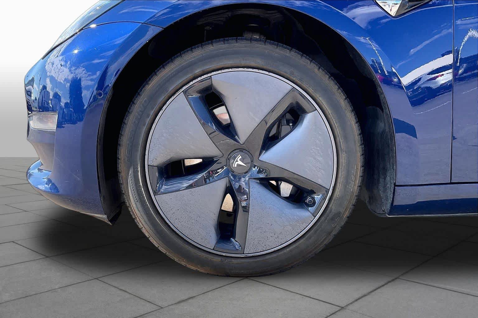 Used 2019 Tesla Model 3 Standard Range RWD image 8