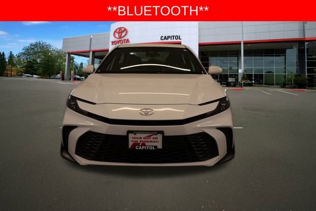 Used 2025 Toyota Camry SE image 9