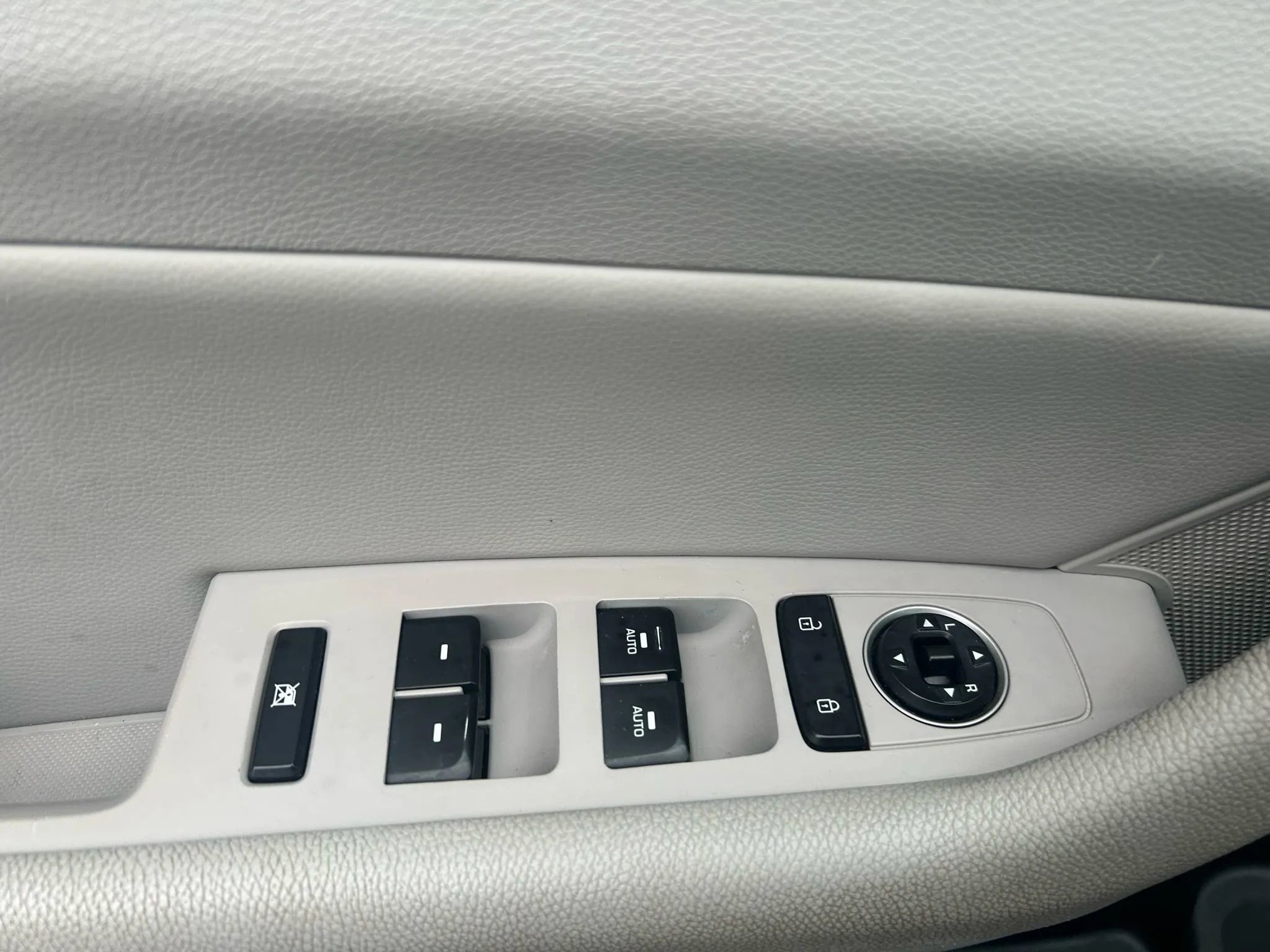 Used 2018 Hyundai Sonata SEL w/ Tech Package 04 image 17