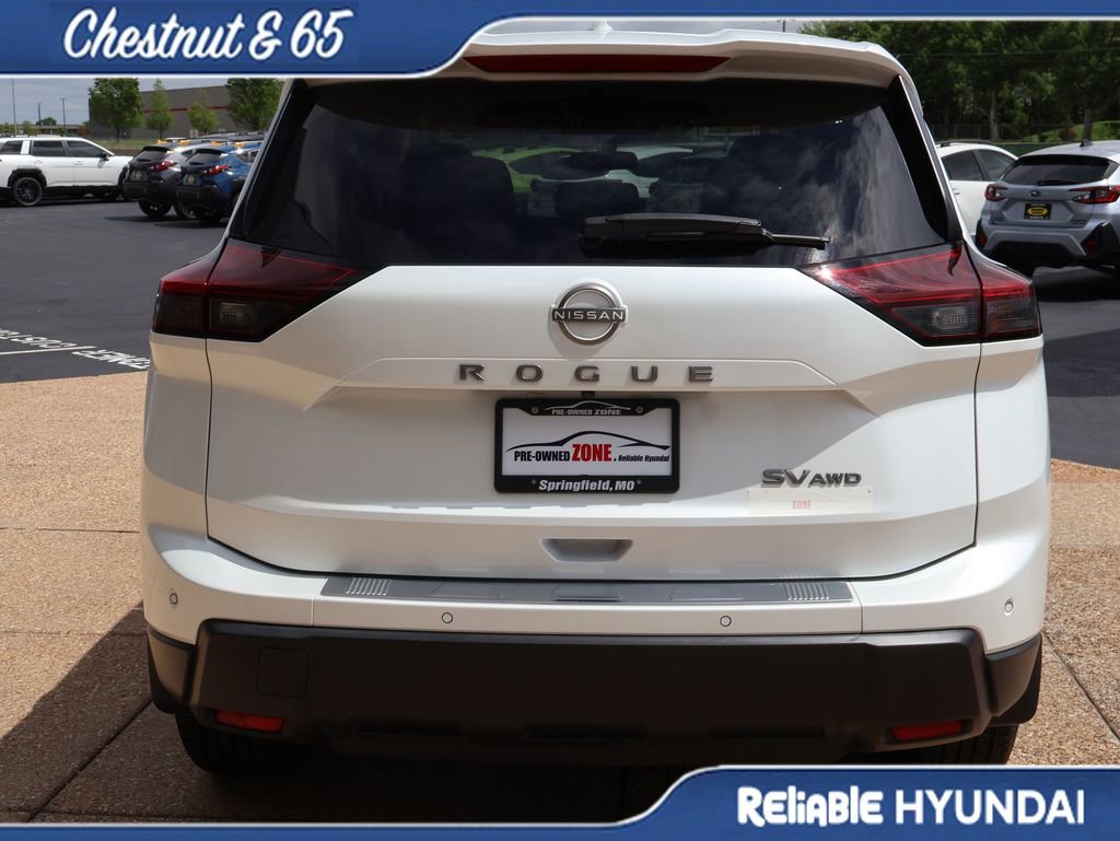 Used 2024 Nissan Rogue SV AWD/4WD image 5