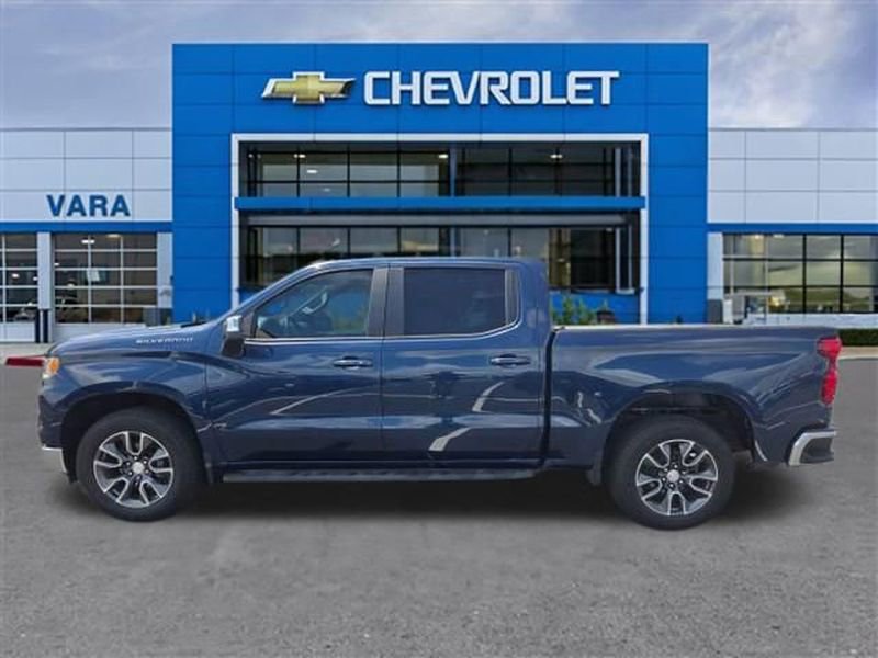 Used 2022 Chevrolet Silverado 1500 LT RWD image 2