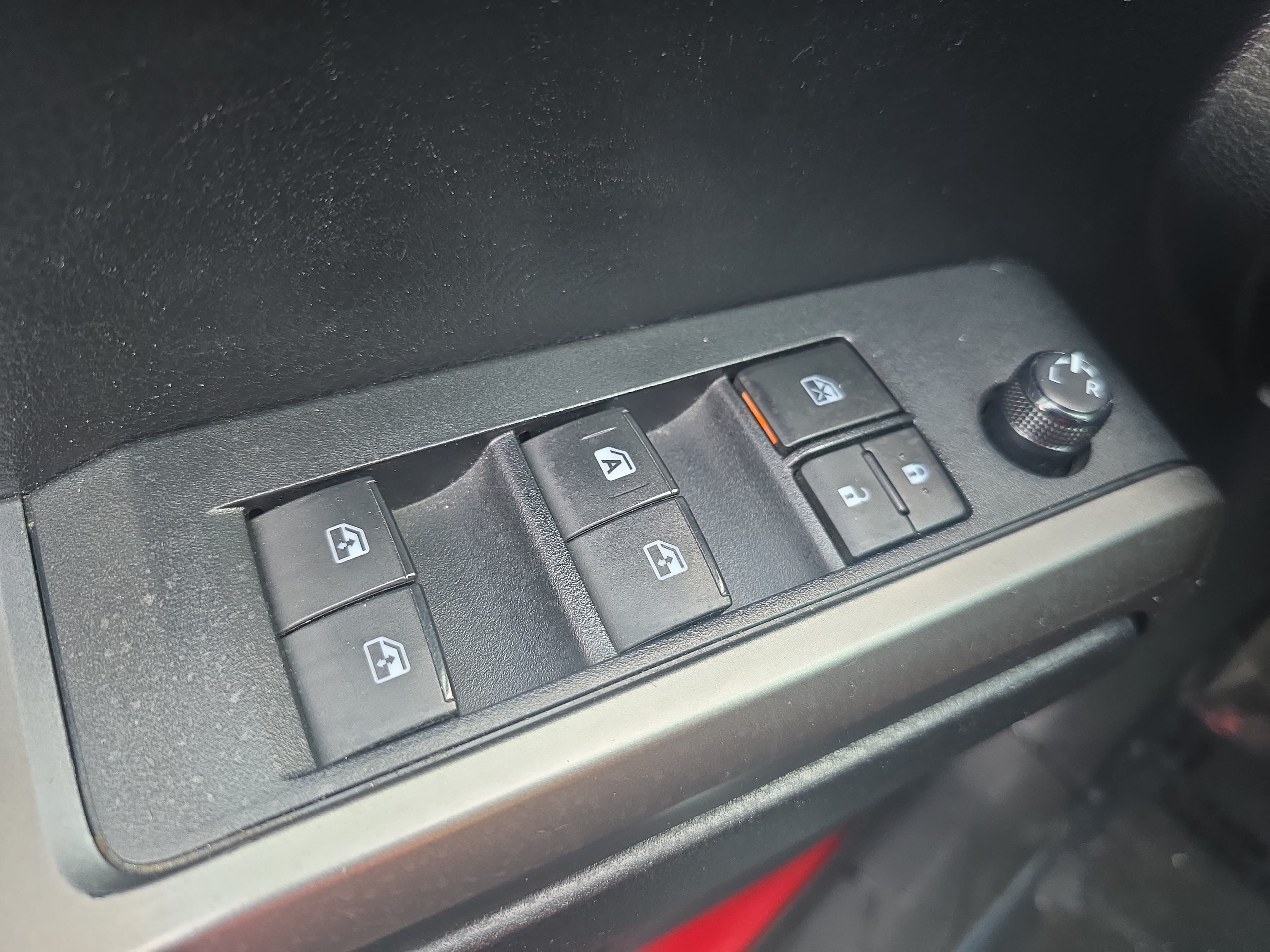 Used 2019 Toyota Tacoma SR5 RWD image 24