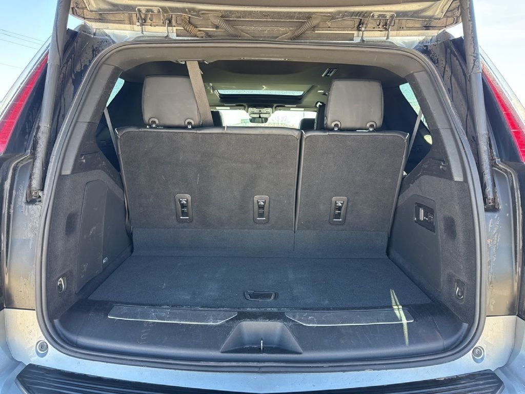 Used 2023 Cadillac Escalade Premium Luxury AWD/4WD image 18