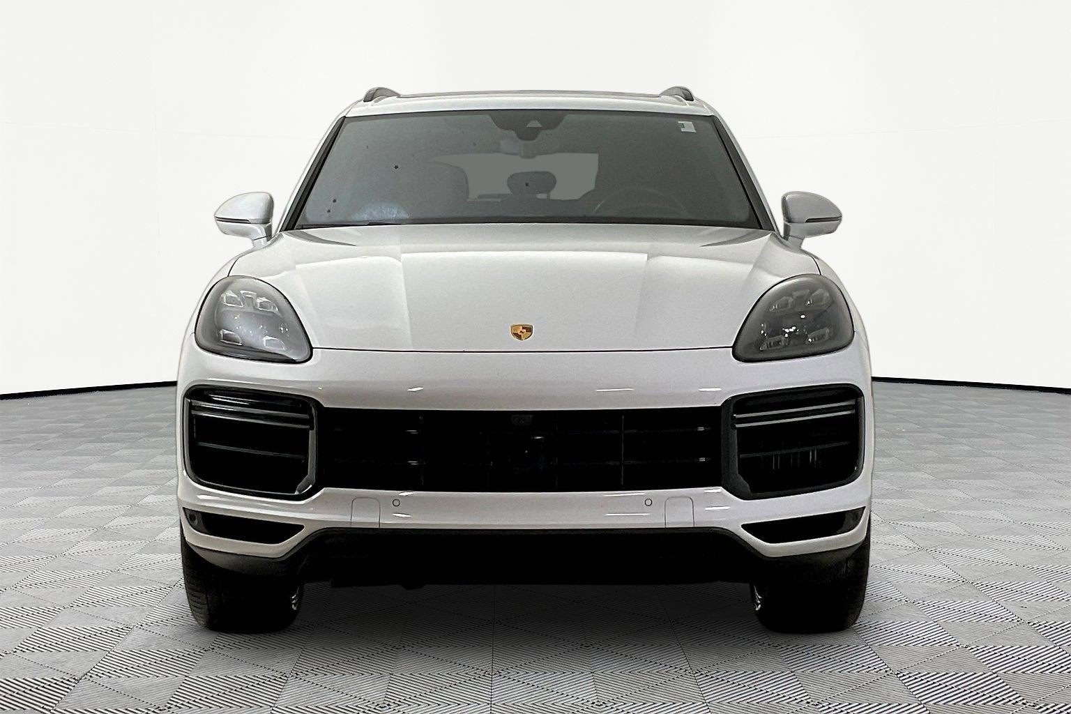 Used 2022 Porsche Cayenne Turbo AWD/4WD image 2