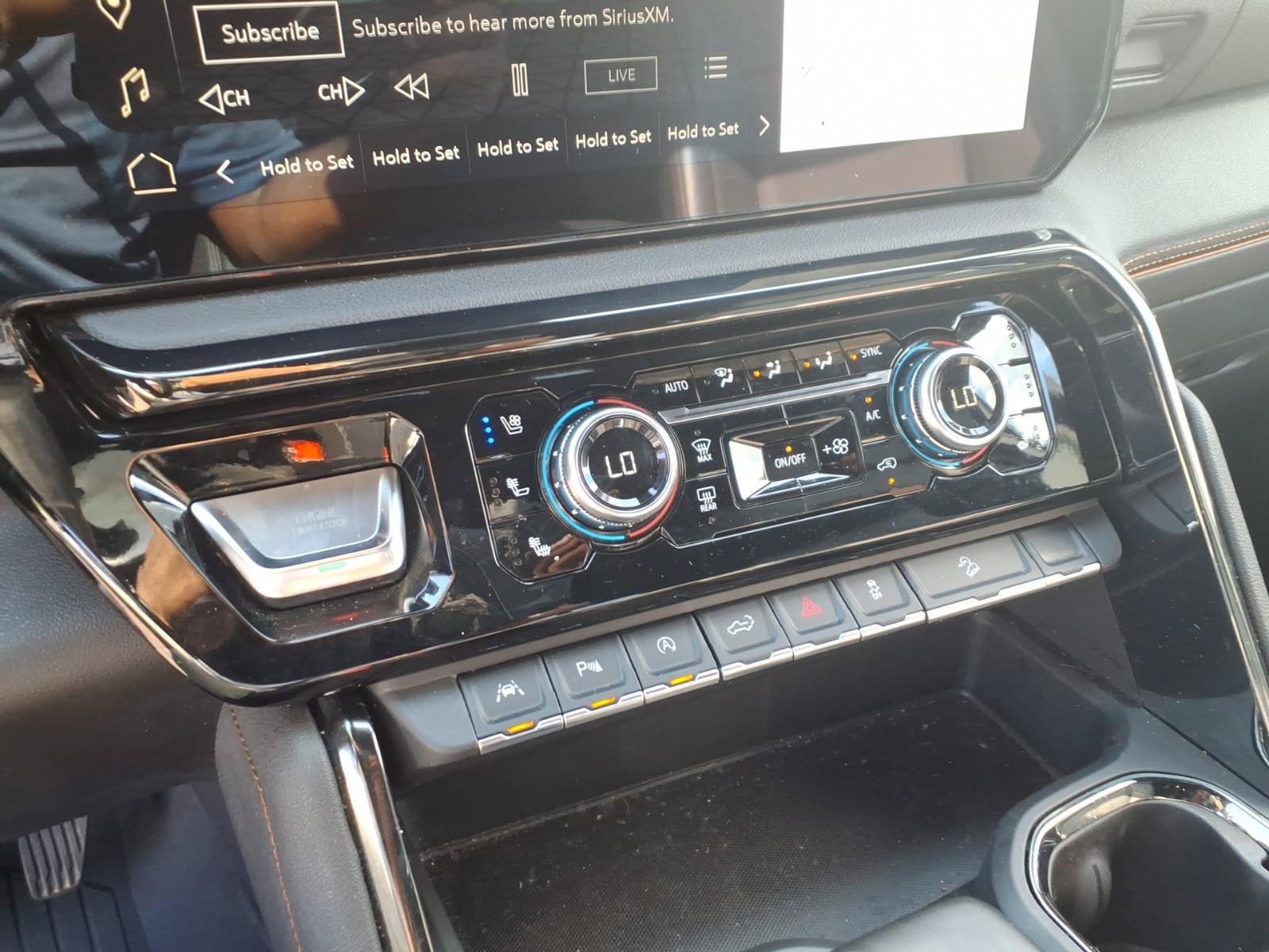 Used 2024 GMC Sierra 1500 AT4 w/ Technology Package AWD/4WD image 14