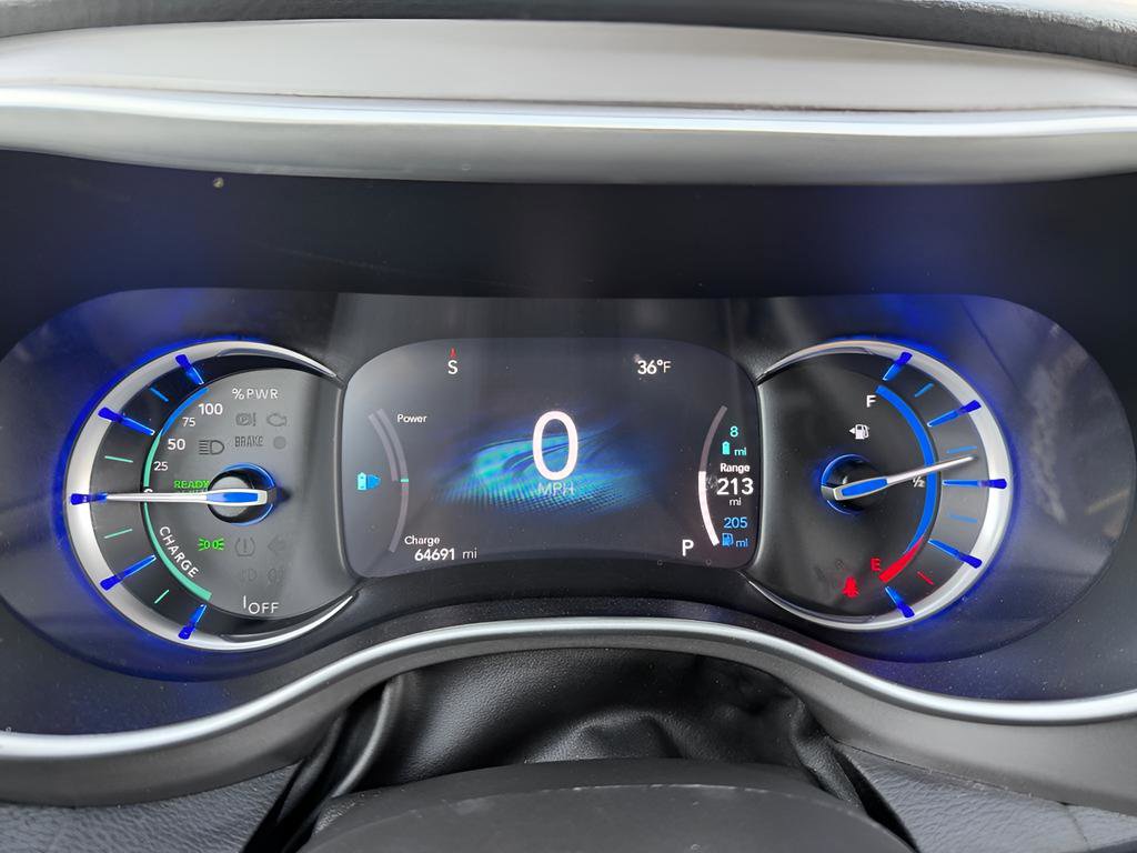 Used 2023 Chrysler Pacifica Touring-L image 22