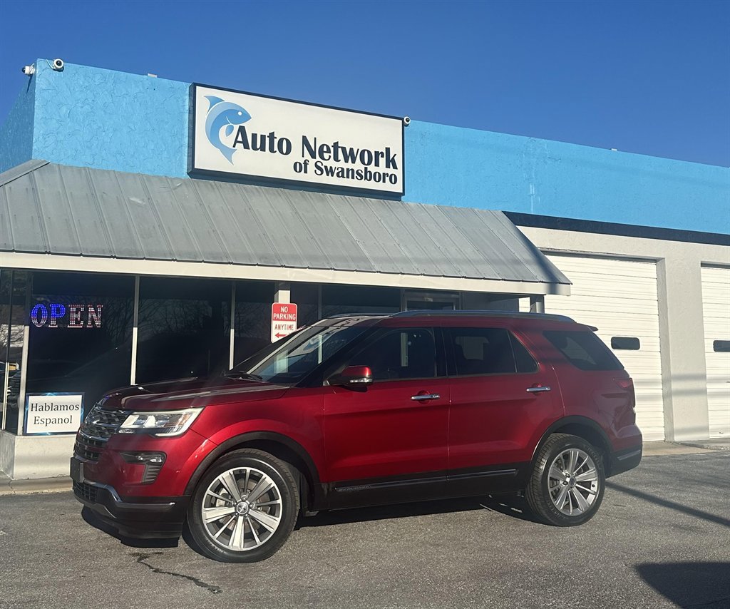 Used 2018 Ford Explorer Limited w/ Class II Trailer Tow Package image 1