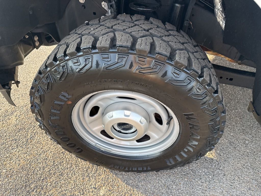 Used 2025 Ford F250 XL w/ XL Off-Road Package image 9