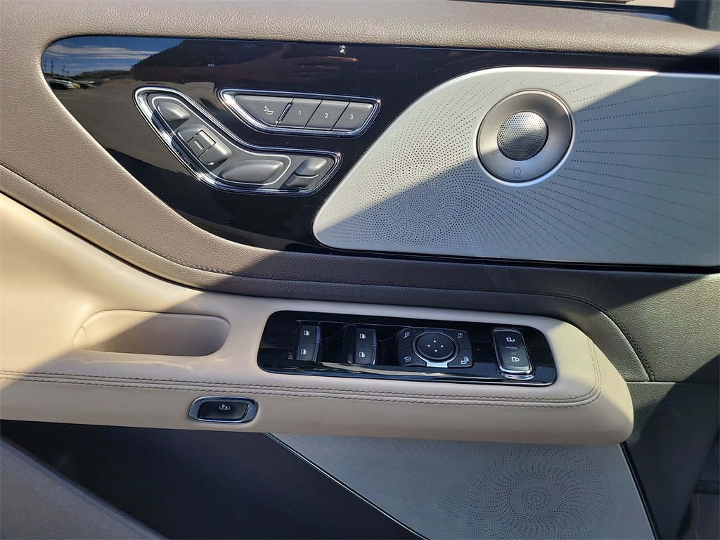 Certified 2021 Lincoln Aviator Grand Touring w/ Equipment Group 302A image 15