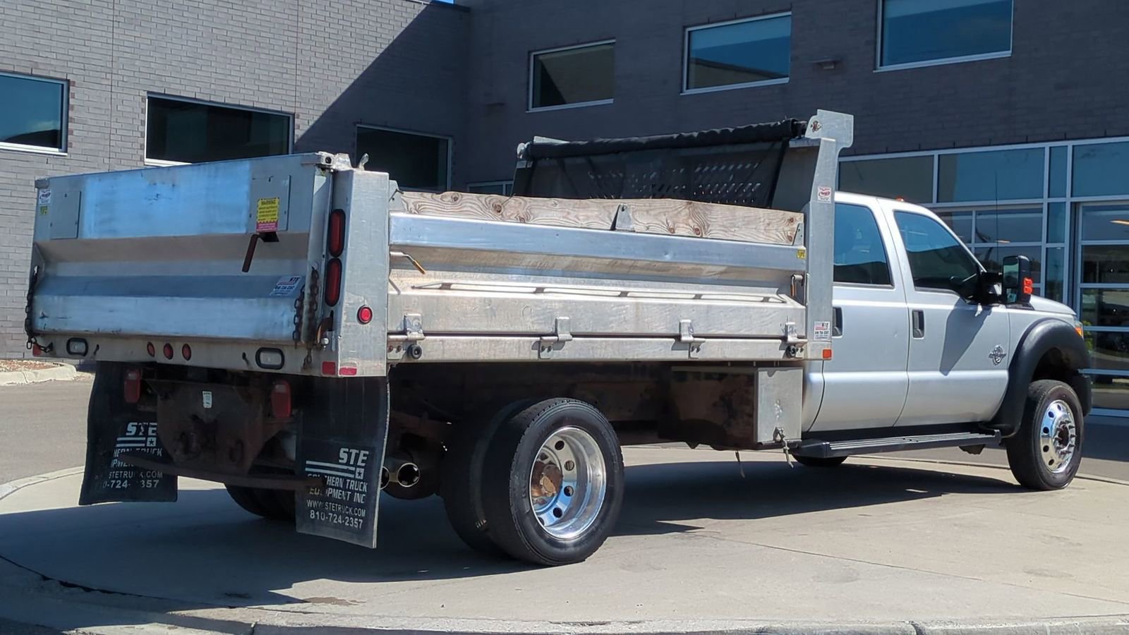 Used 2016 Ford F550 2WD Crew Cab Super Duty image 9