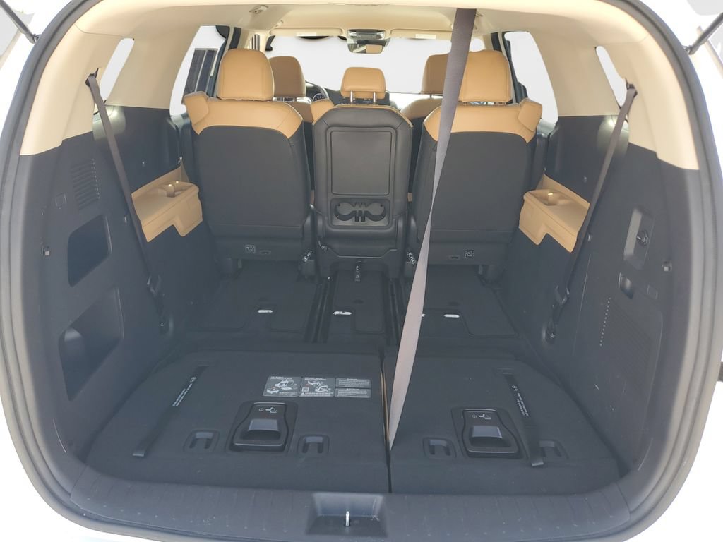 Used 2024 Kia Carnival LX FWD image 9