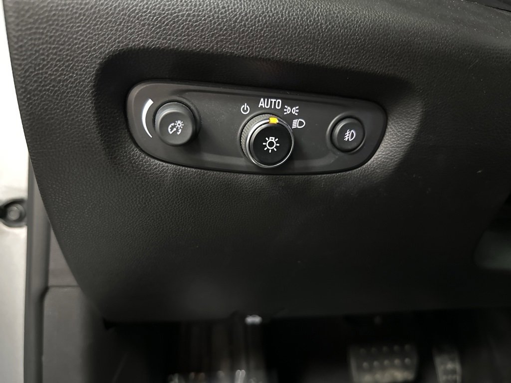 Used 2021 Chevrolet Traverse Premier w/ Redline Edition image 38