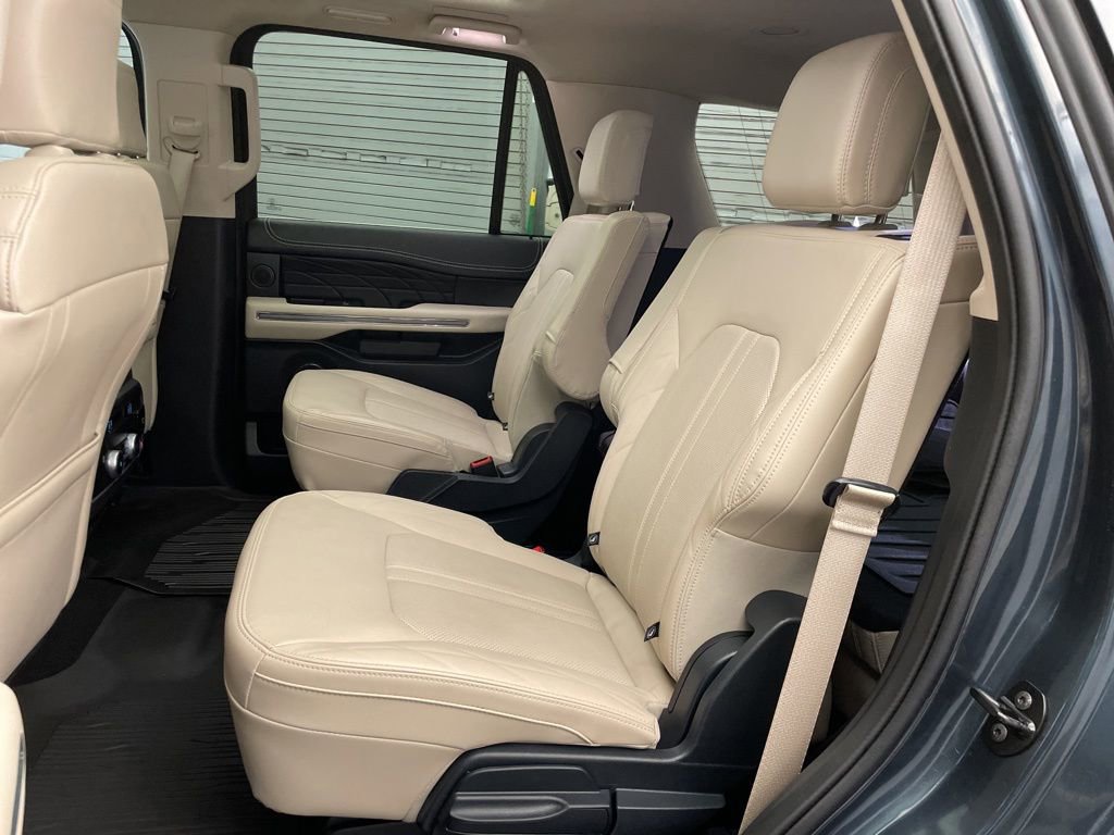 Used 2024 Ford Expedition Platinum image 23