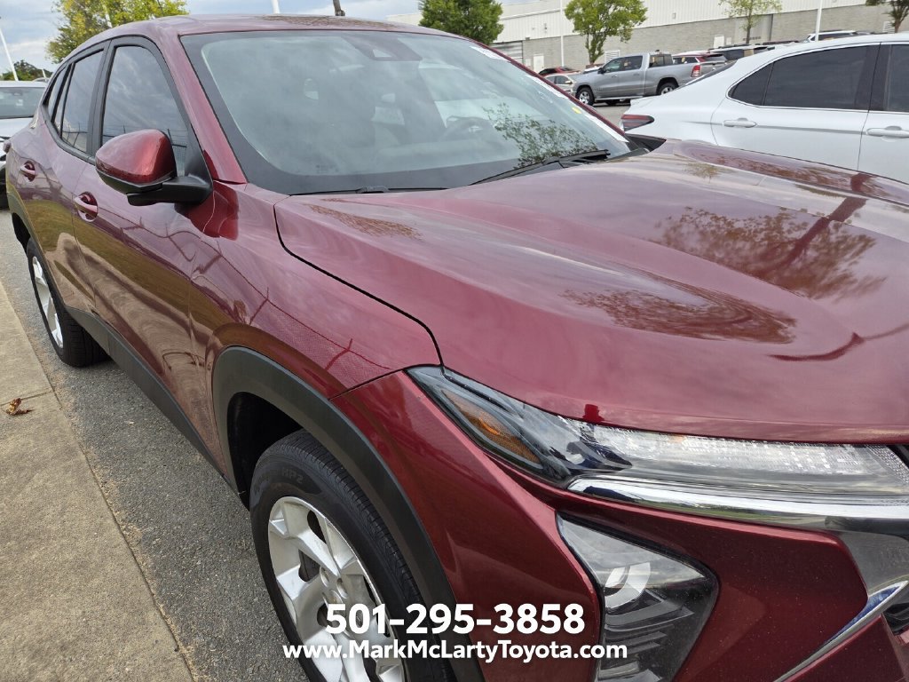 Used 2025 Chevrolet Trax LS w/ LS Convenience Package FWD image 8