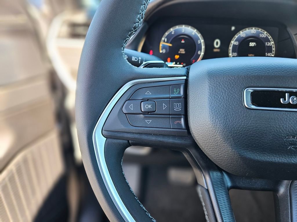 New 2025 Jeep Grand Cherokee Altitude image 26