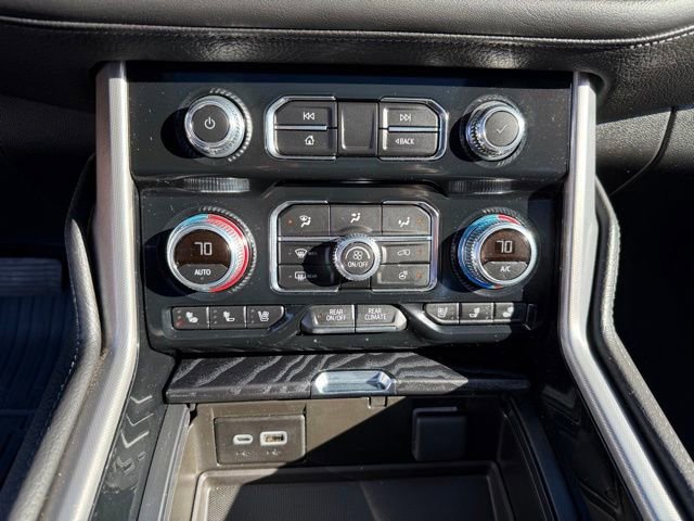 Used 2024 GMC Yukon XL Denali w/ Advanced Technology Package image 32