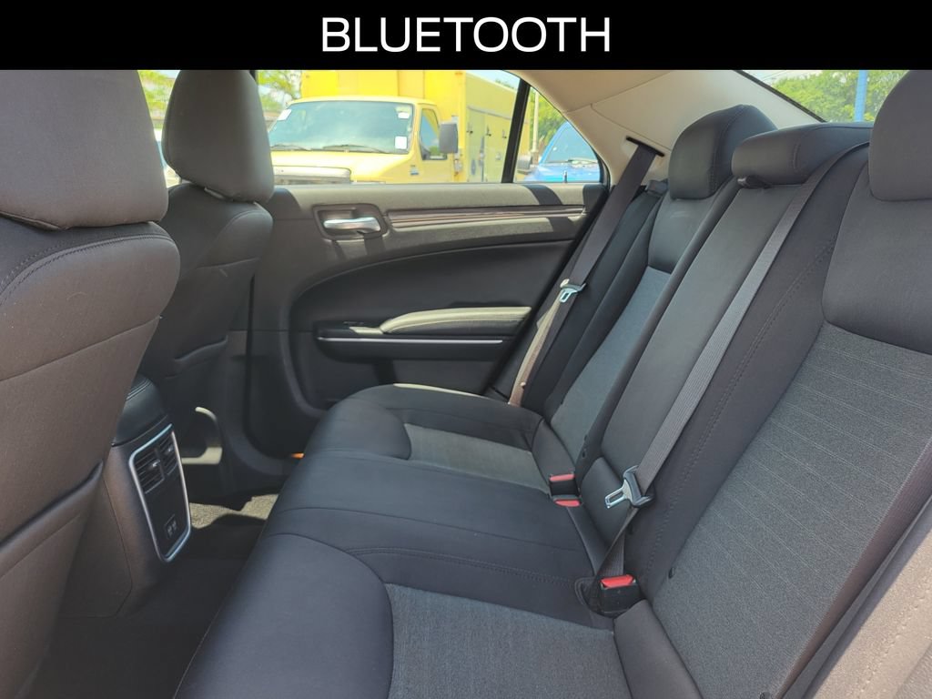 Used 2021 Chrysler 300 Touring RWD image 11
