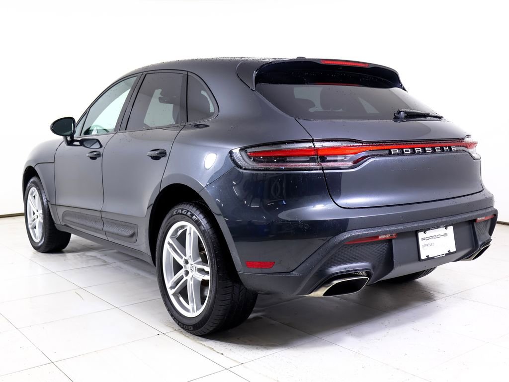 Certified 2022 Porsche Macan w/ Premium Package Plus image 3