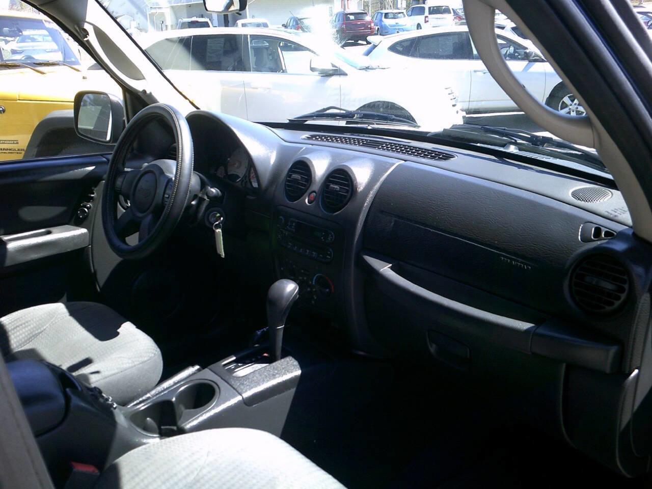 Used 2004 Jeep Liberty Sport w/ PWR Convenience Group AWD/4WD image 10