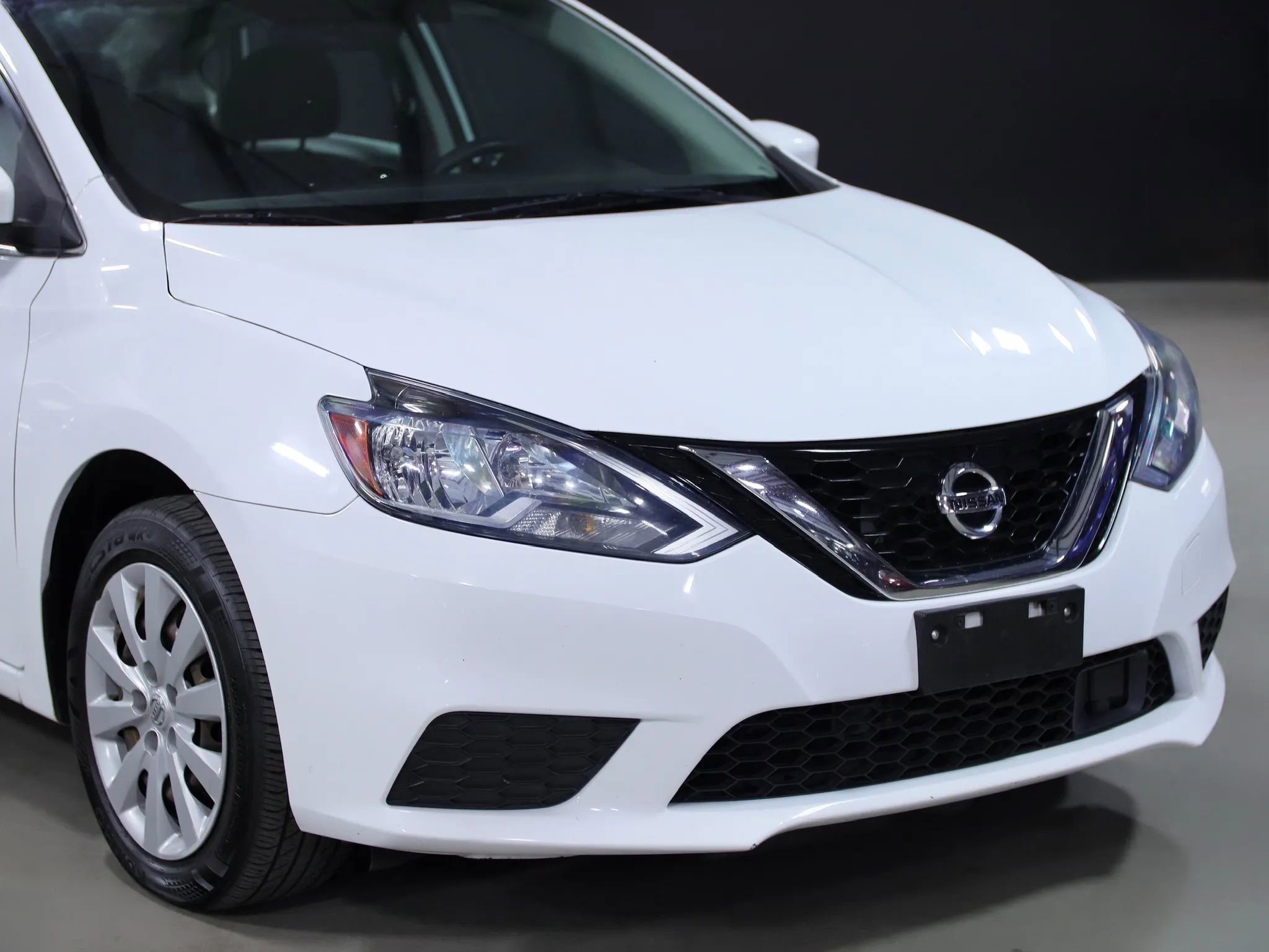 Used 2018 Nissan Sentra S image 2