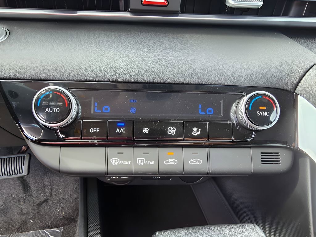 New 2025 Hyundai Elantra Blue image 19