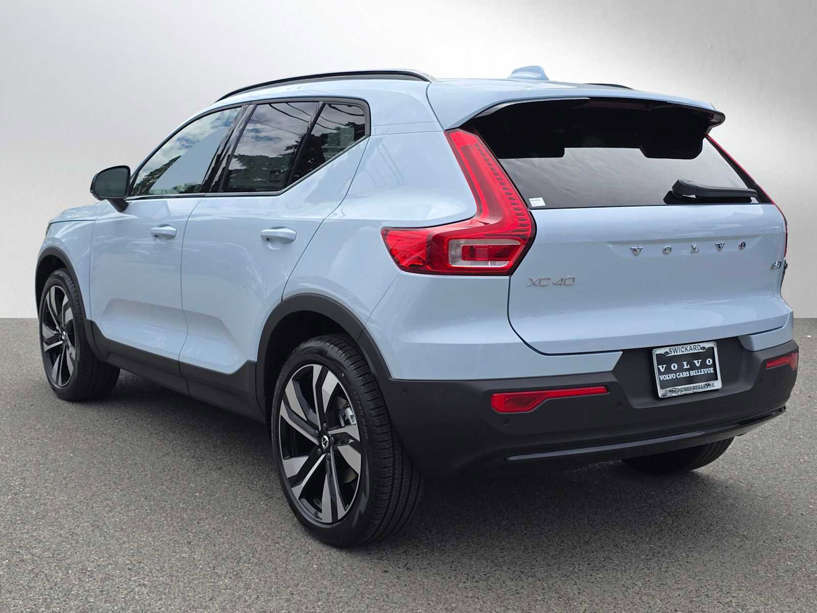 New 2026 Volvo XC40 B5 Ultra w/ Climate Package AWD/4WD image 5