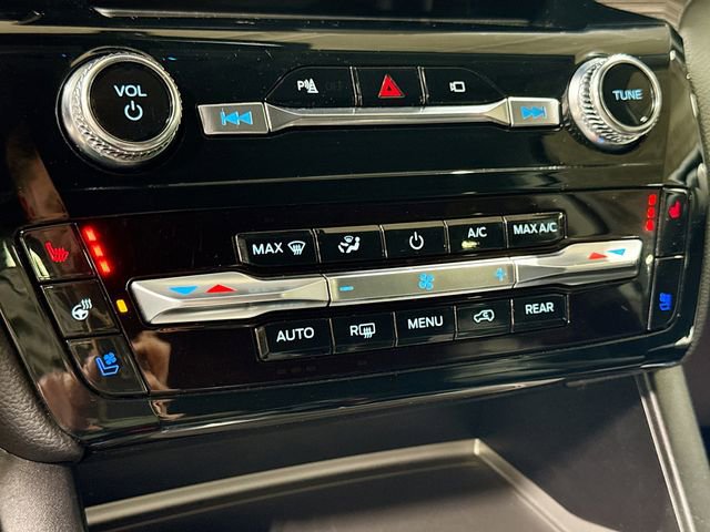 Used 2022 Ford Explorer Limited w/ Equipment Group 301A image 18