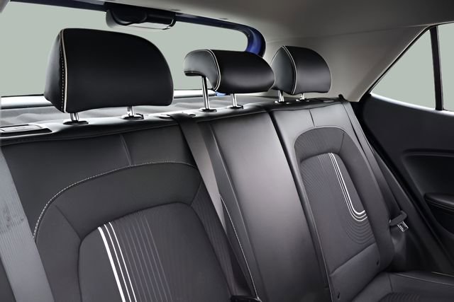 Used 2023 Hyundai Venue Limited w/ Cargo Package FWD image 15