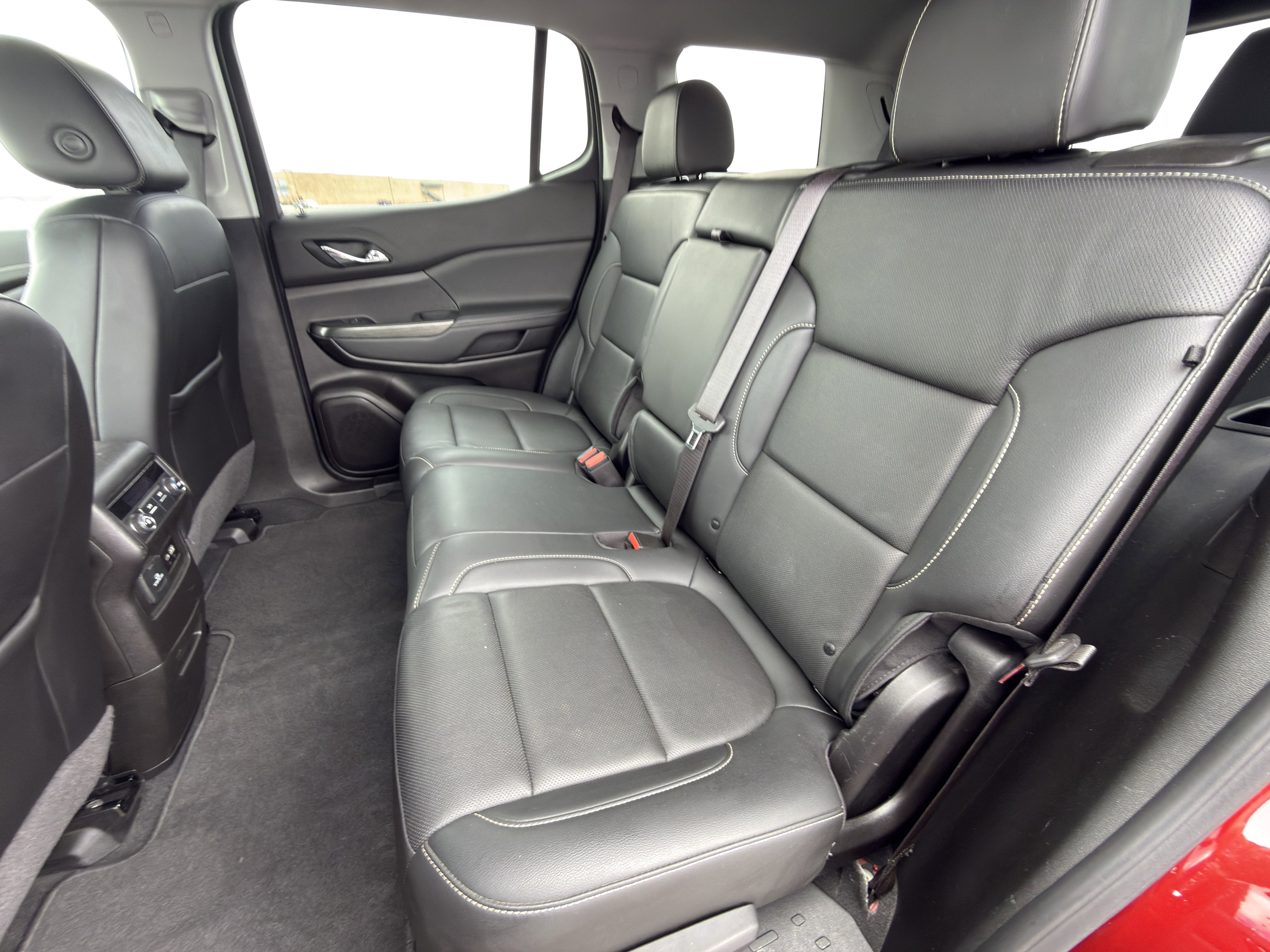 Used 2023 GMC Acadia SLT AWD/4WD image 13