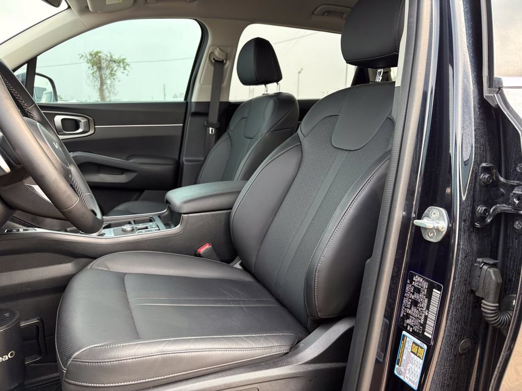 Certified 2022 Kia Sorento S FWD image 12