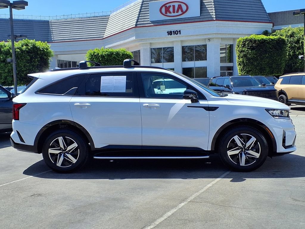 Certified 2023 Kia Sorento S w/ Panoramic Sunroof Package FWD image 3