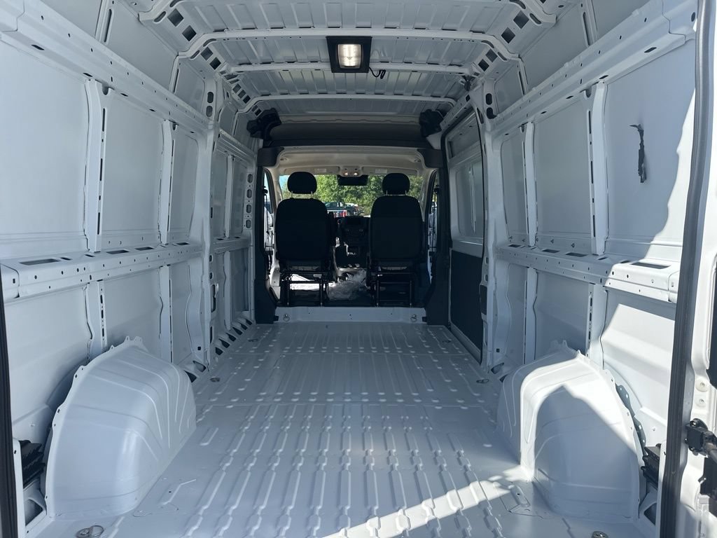 New 2025 RAM ProMaster 2500 w/ Convenience Group FWD image 26