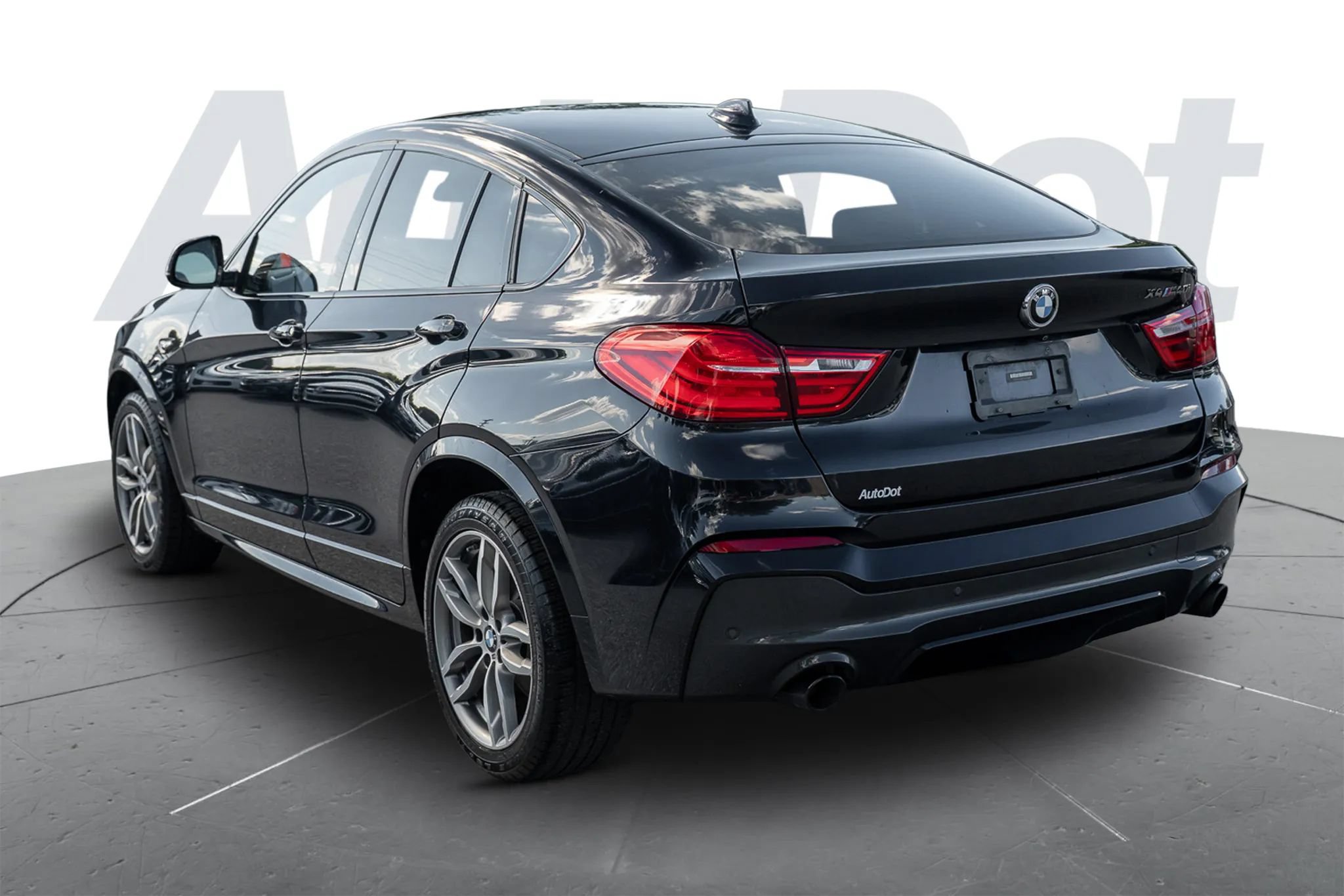 Used 2018 BMW X4 M40i AWD/4WD image 2