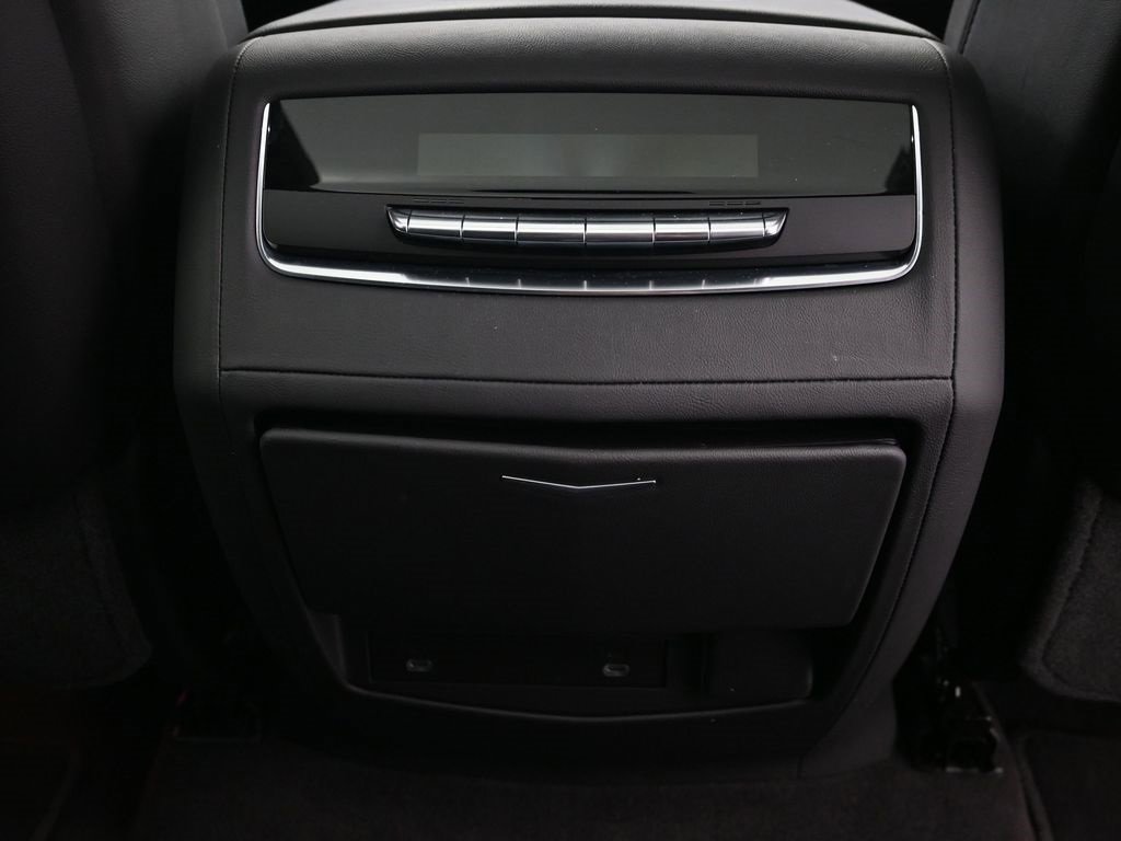 Used 2023 Cadillac Escalade Premium Luxury image 8