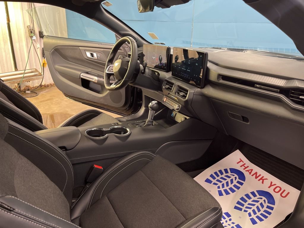 Used 2025 Ford Mustang Coupe image 27