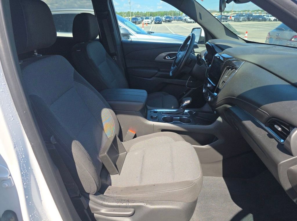 Used 2023 Chevrolet Traverse LT FWD image 13