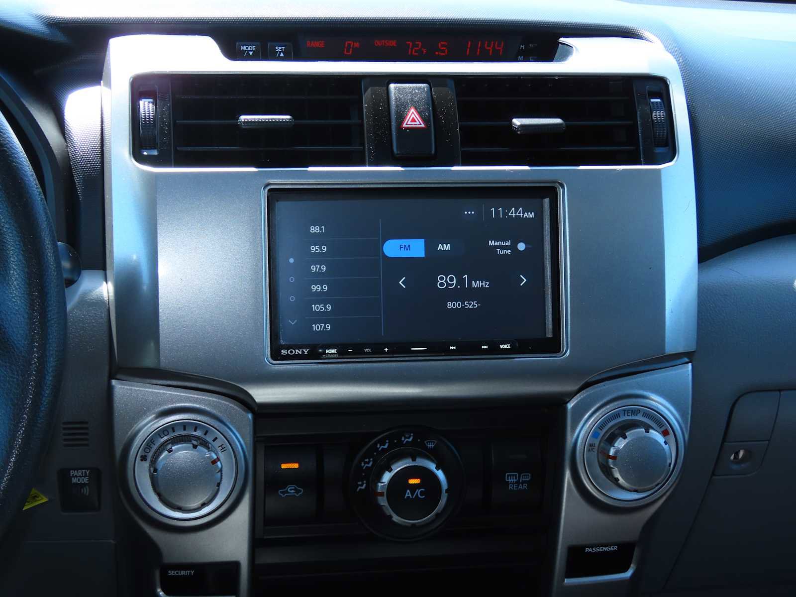Used 2010 Toyota 4Runner SR5 AWD/4WD image 27
