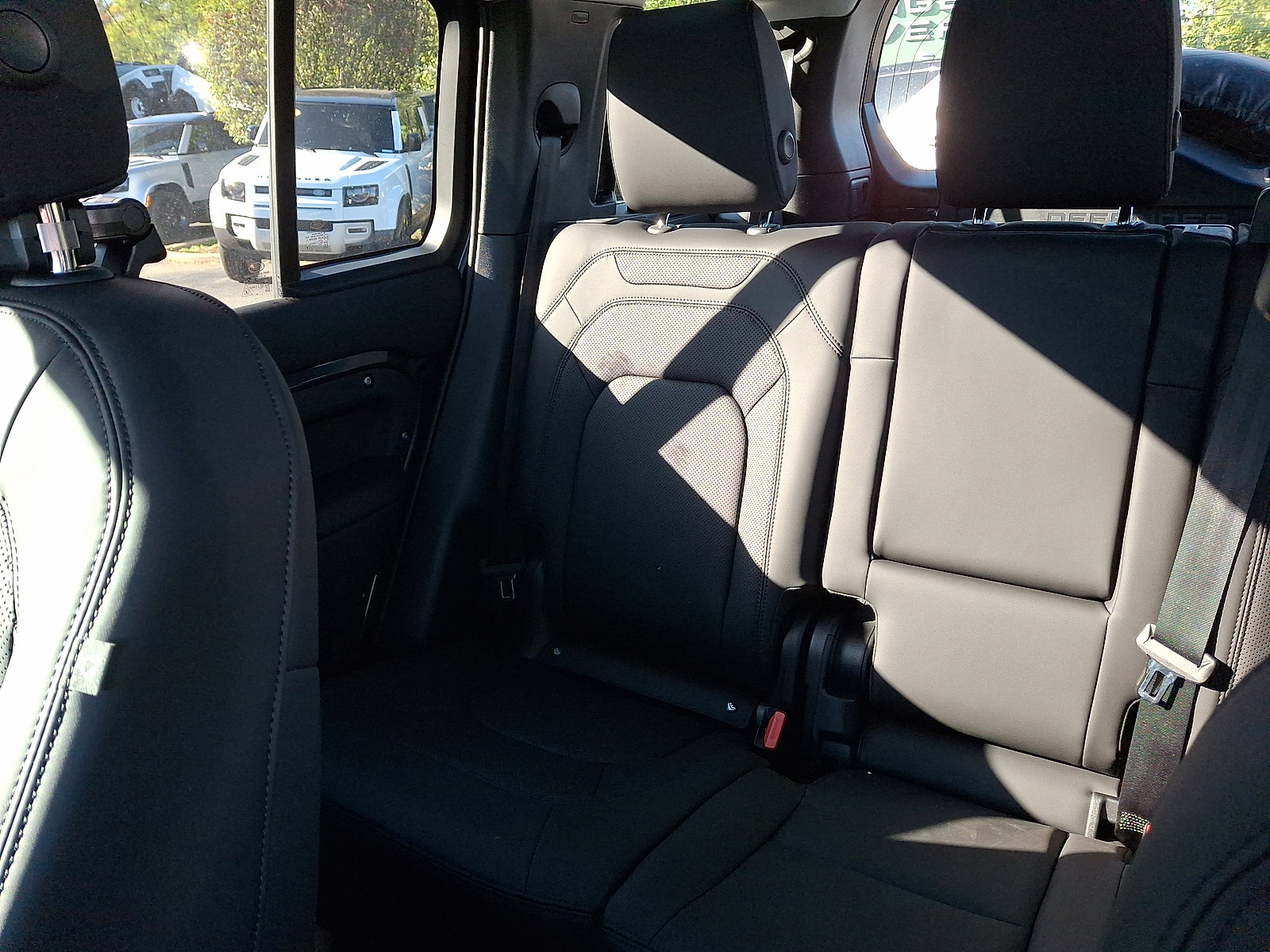 New 2025 Land Rover Defender 110 S image 15