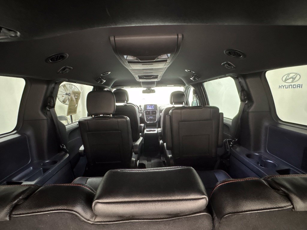 Used 2019 Dodge Grand Caravan GT w/ Safety Sphere Group FWD image 13