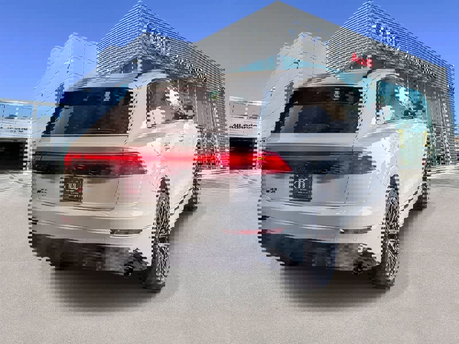 New 2026 Audi SQ8 Premium Plus image 4