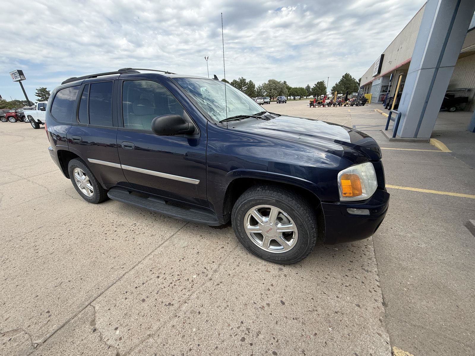 Used 2008 GMC Envoy SLE w/ Sun And Sound Package AWD/4WD image 2