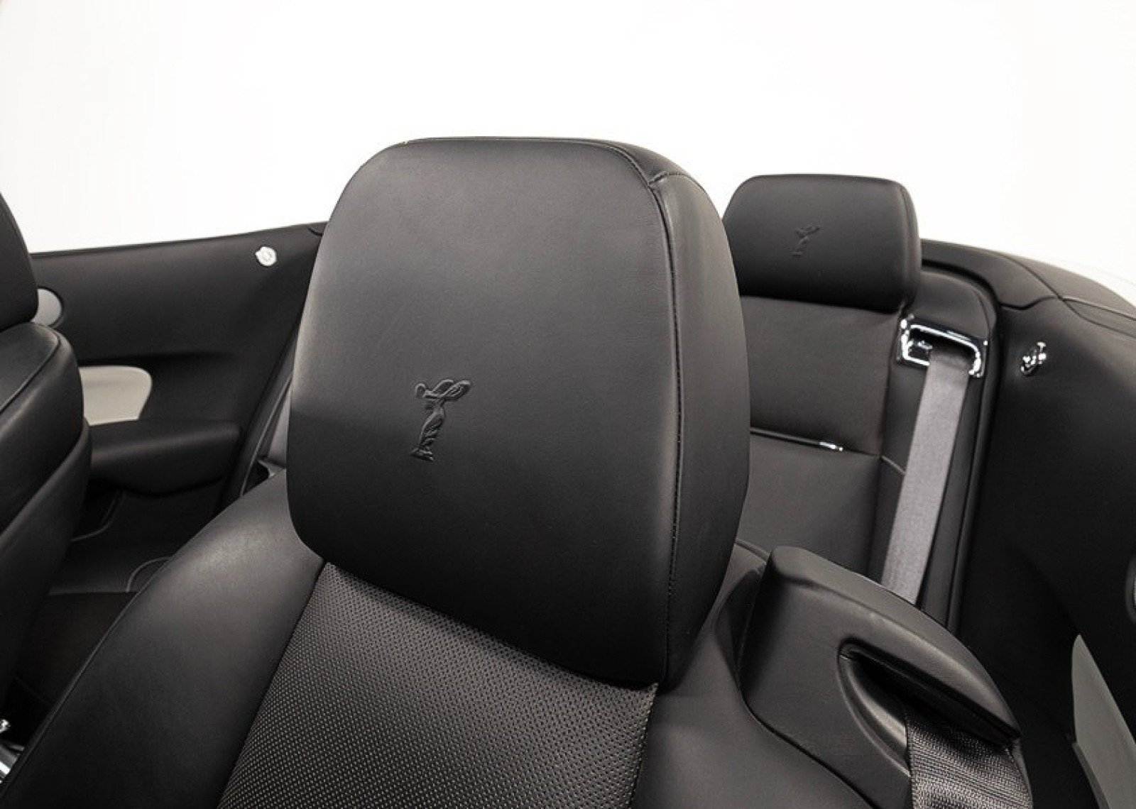 Used 2019 Rolls-Royce Dawn RWD image 5