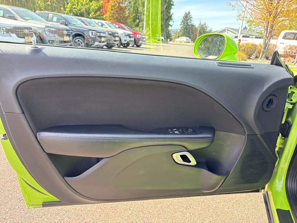 Used 2015 Dodge Challenger R/T Shaker RWD image 16