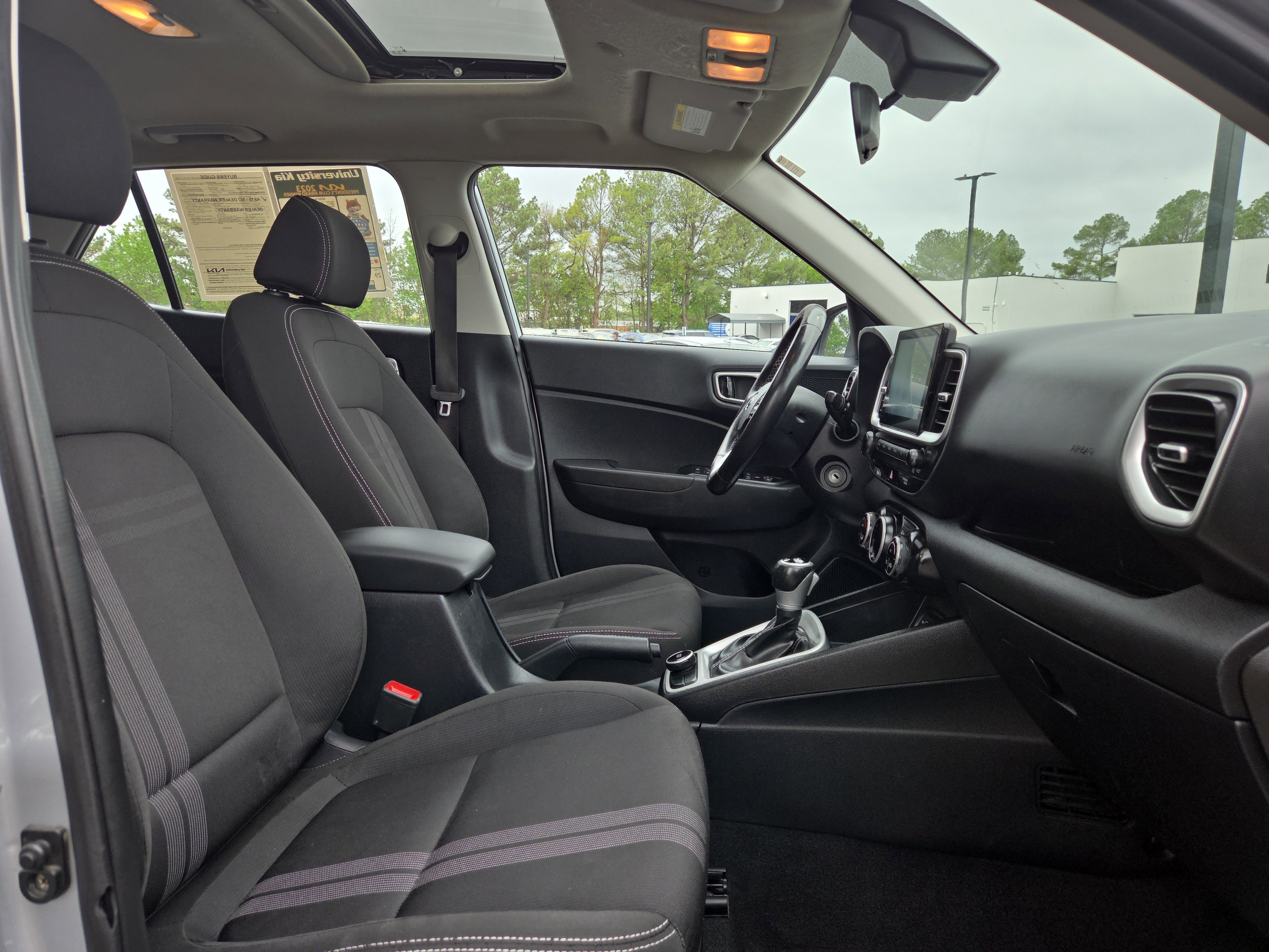 Used 2022 Hyundai Venue SEL w/ Cargo Package image 36