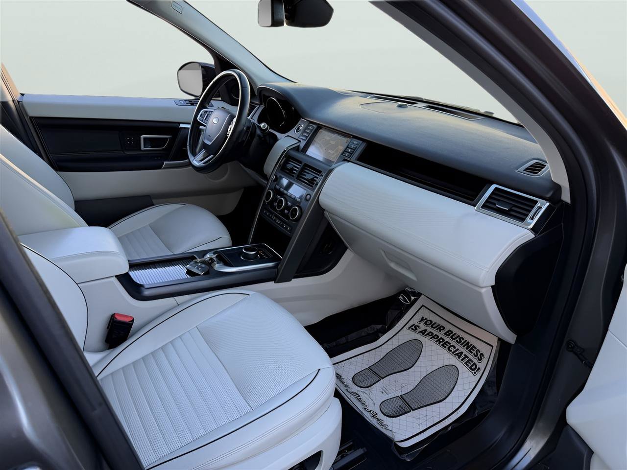 Used 2019 Land Rover Discovery Sport HSE Dynamic AWD/4WD image 16