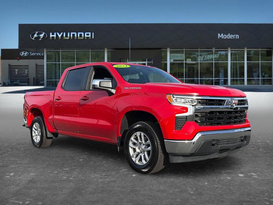 Used 2024 Chevrolet Silverado 1500 LT AWD/4WD image 3